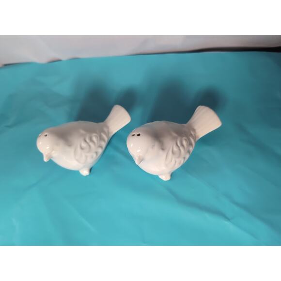 Pier 1 Song Bird Salt and Pepper shakers, White with Raised Scroll Design - Picture 2 of 5